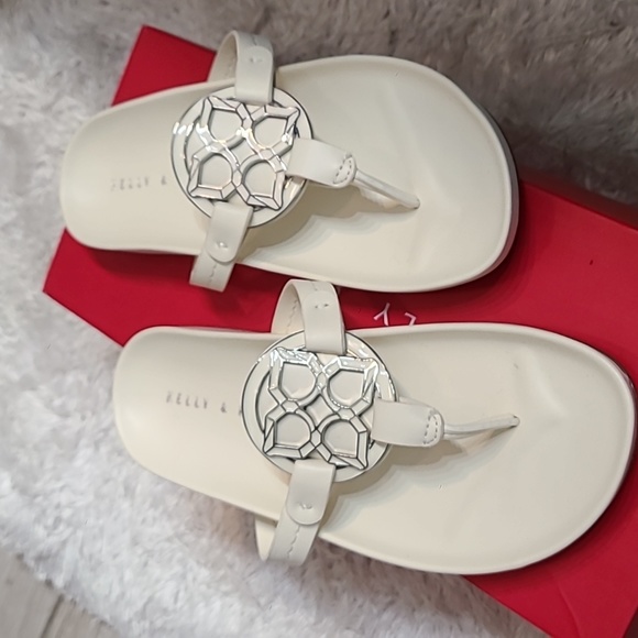 Kelly and Katie Ivory Sandals with medallion - Picture 9 of 12